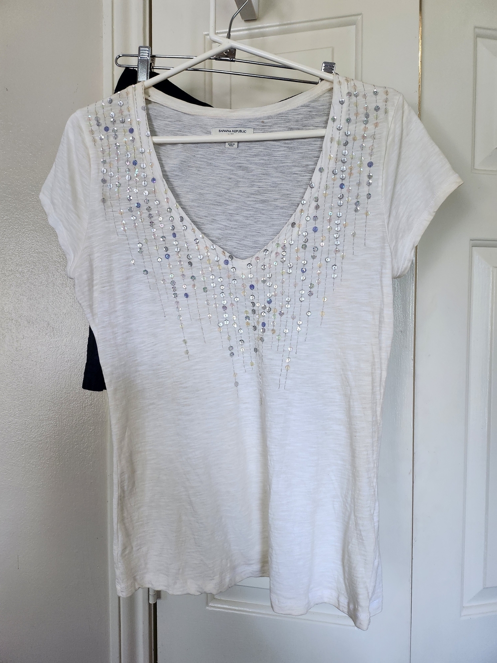 Banana Republic White Short-Sleeve V-Neck Tee with Iridescent Sequin Accents